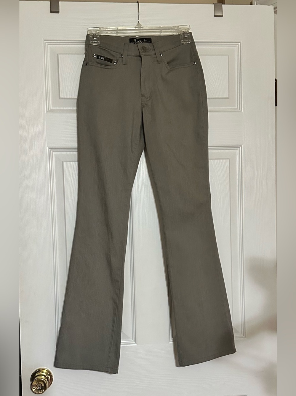 L.e.i Taupe /gray Bootcut pants